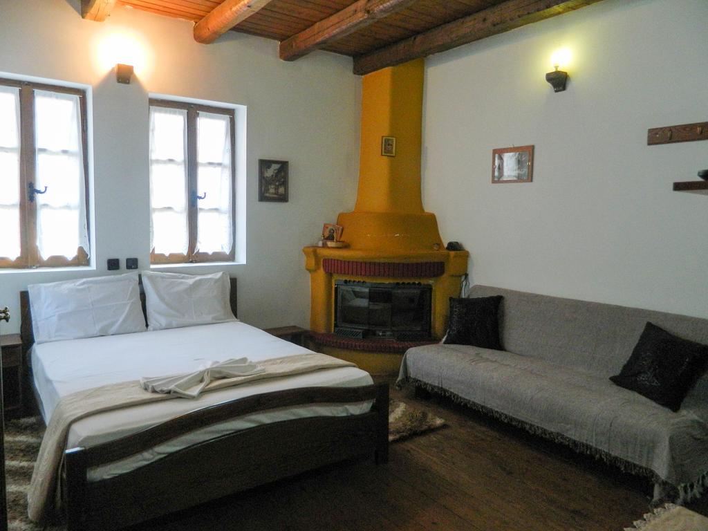 Guesthouse Klearchos Palaios Panteleimonas Bagian luar foto