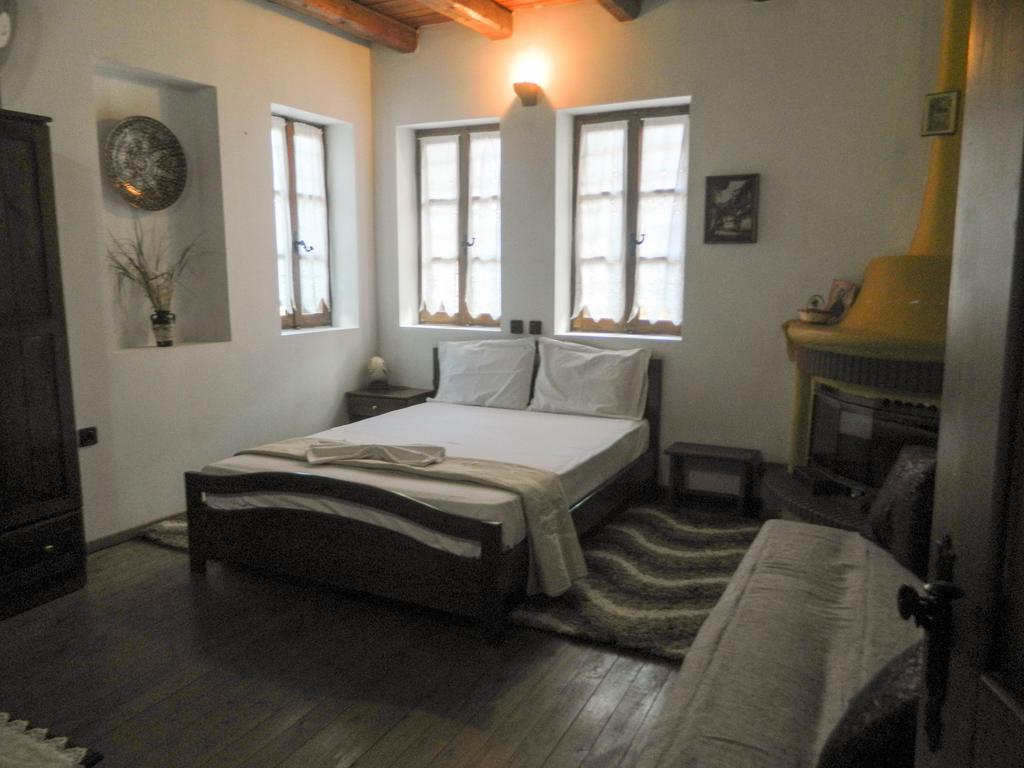 Guesthouse Klearchos Palaios Panteleimonas Bagian luar foto